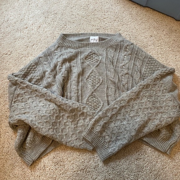 Cropped grey sweater - Picture 2 of 4